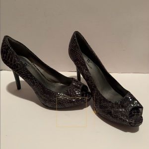 Worthington Snake Skin Black/Gray PeepToe Womans 4” Heels Size 8.5 US. NWOT